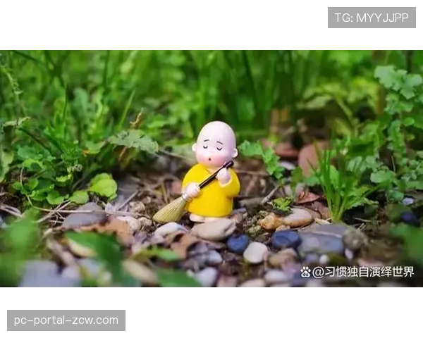 现场特写：霍兰德在首回合被降服后，于笼边长时间静坐